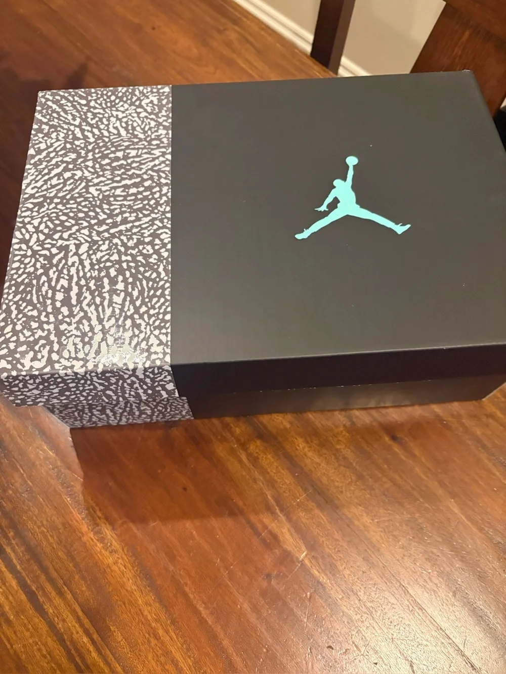 Nike Air Jordan 3 Retro Green Glow CT8532-031 Men’s Size 9 w/ Original Box